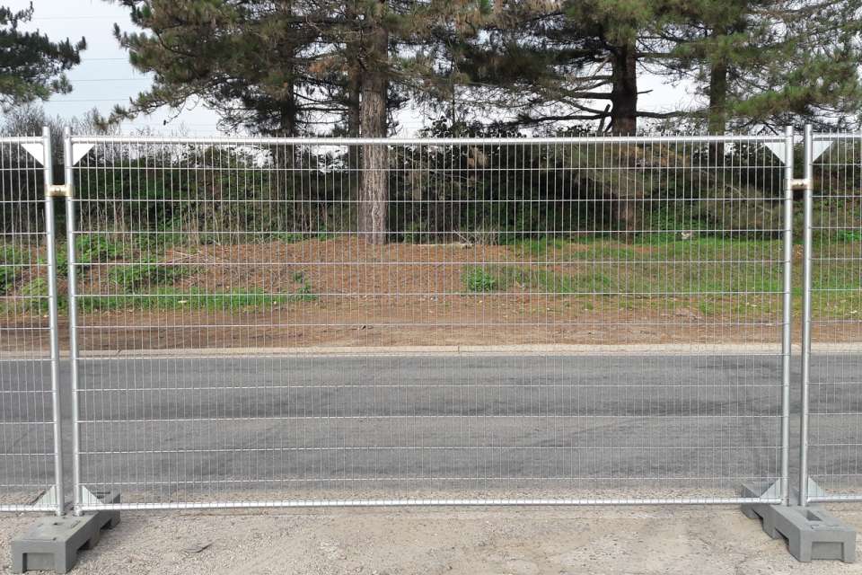 Anti-Climb Temporary Fence Panel - 6'6" Tall x 11'6" Wide: Kit